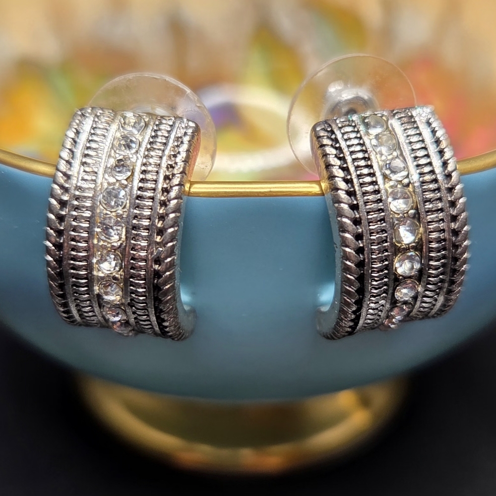 ✨️UPDATED✨Vintage Textured Silver Plated J Hoop Earrings Crystal Accent Pristine